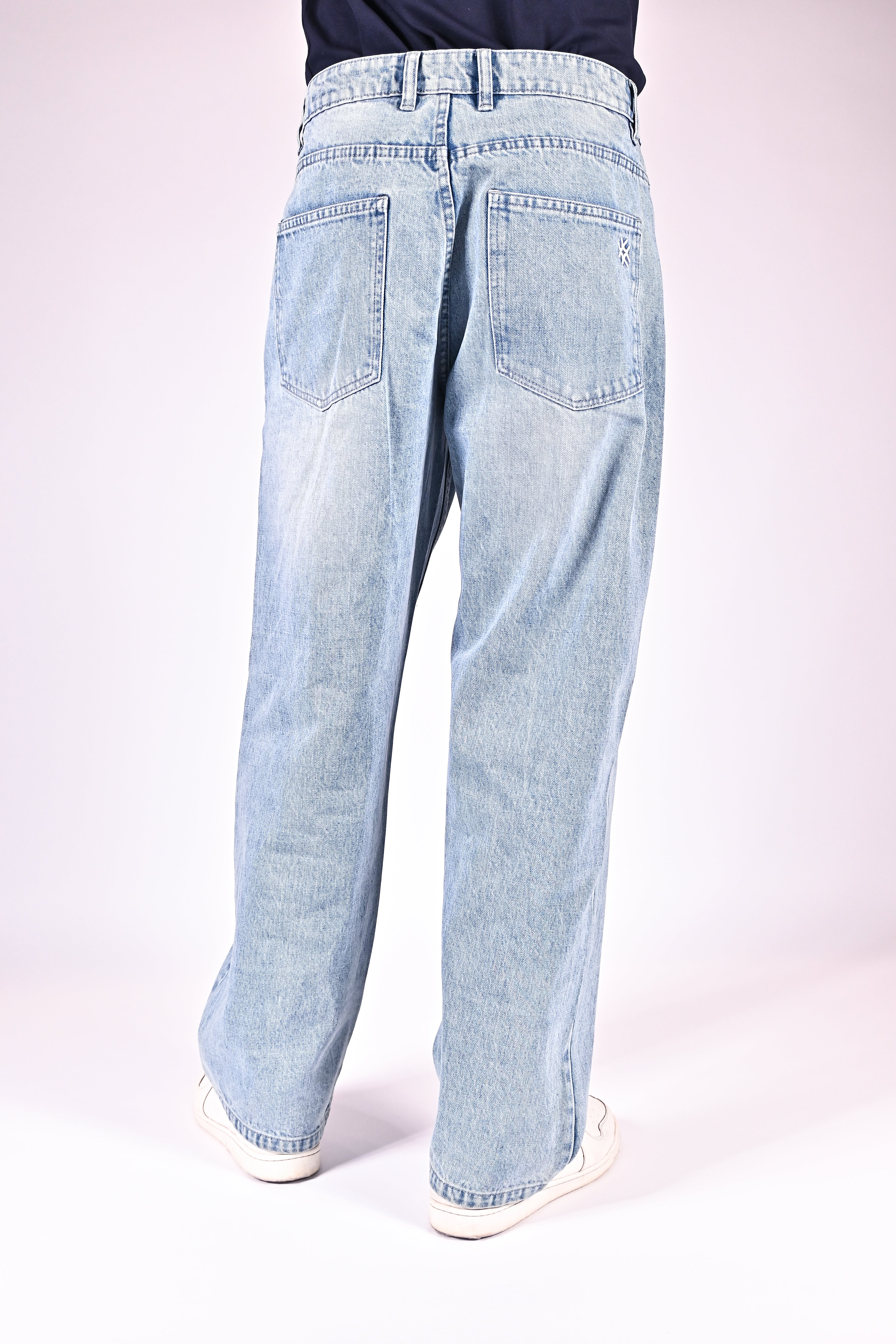 Mid Rise Wide Jeans - Light Wash