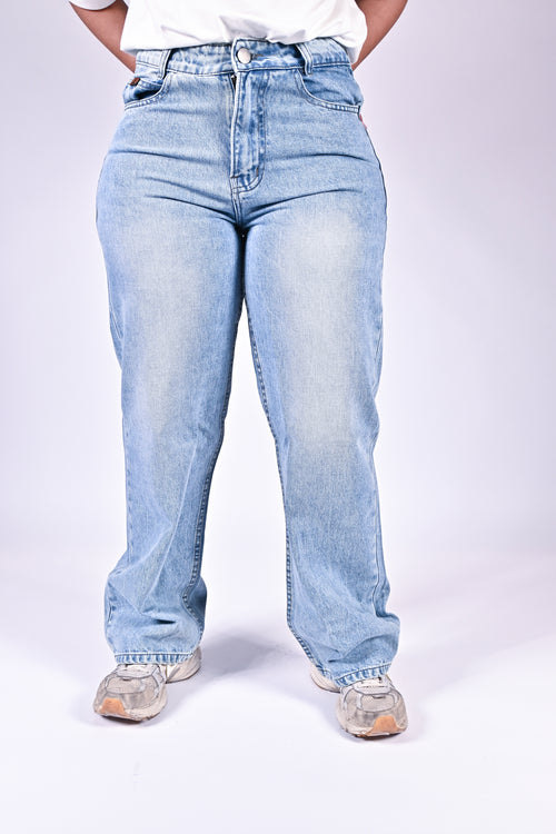 High Rise Straight Jeans - Light Wash